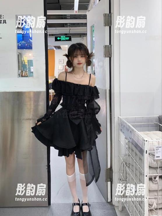 17c吃瓜 跟着17c吃瓜走,分享一波无处不在的唇齿之战。