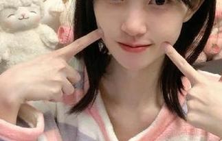 “51吃瓜”免费打包全网撞见的奇闻异事，感觉像是开了个无限的神秘宝箱呢。