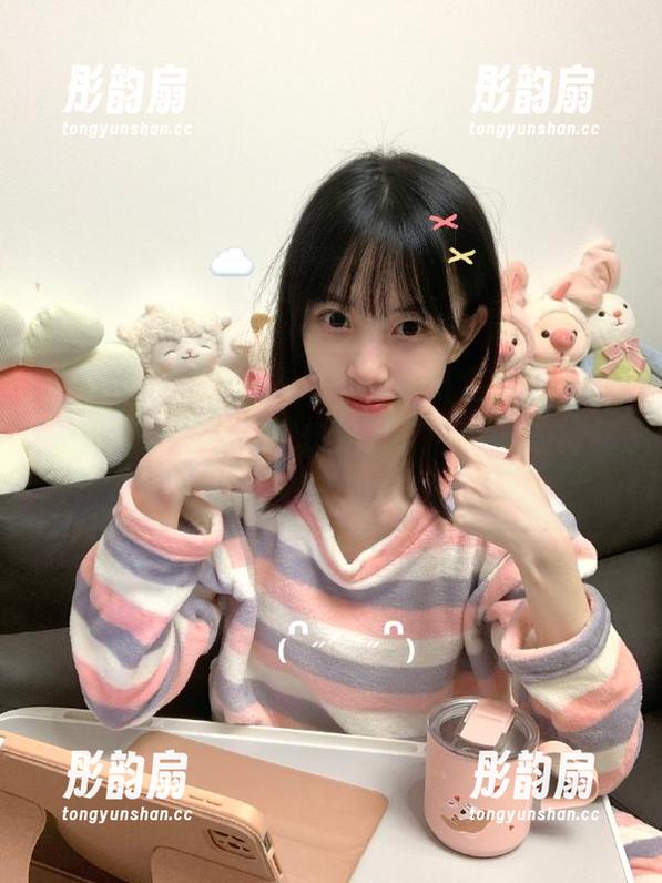 51吃瓜 “51吃瓜”免费打包全网撞见的奇闻异事,感觉像是开了个无限的神秘宝箱呢。