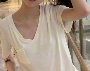 突发奇想,今天“www.51cg.fnu”更新了,感觉把八卦的牙呼之欲出,目光锁定中。