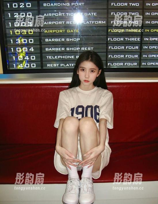 www.吃瓜 你能想象吗?有些惊艳瞬间在“www.吃瓜”里变得永久的遐想