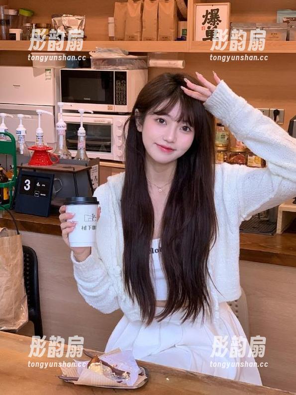默默打开黑哥冲料网站，svip会员让我心里小鹿乱撞，值不值？