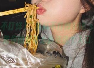 “黑料不打烊166.su”,把你的好奇心丢进这个入口
