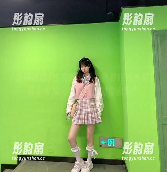 在黑料吃瓜，免费在线听取友情小车祸，各种狗血随你调戏！