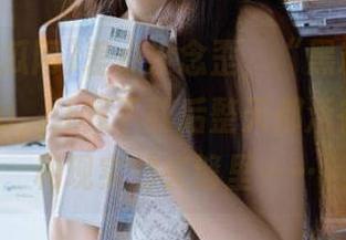 差点没念歪,“黑料吃瓜网”的app,让我下载后整天都活在了网络和现实的夹缝里……
