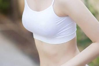 你敢说不下载黑料社视频？我敢打赌你还是偷偷看的！