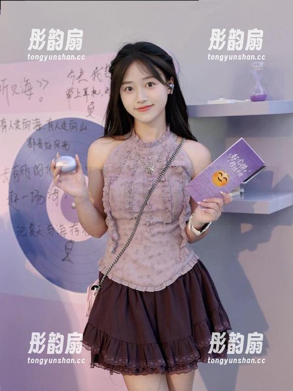 黑料社区 登录黑料社区,在线目睹瓜友们的撕逼大战,心里只是默默捂脸。