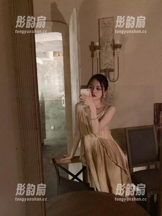 黑料网站 在“网曝门”里找到的竟然是个“黑料网站”,他还自信地说这将是永久传奇,果然不太行~